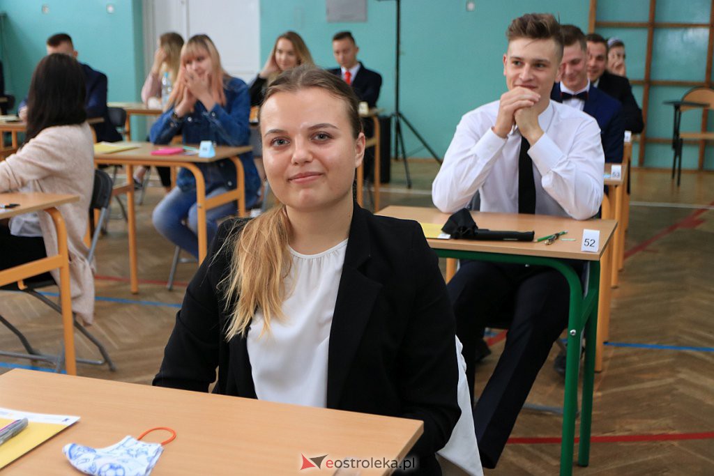 Matura 2020: Dziś egzamin dojrzałości z matematyki [09.06.2020] - zdjęcie #24 - eOstroleka.pl