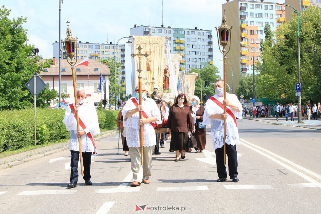 Boże Ciało 2020: Procesja z sanktuarium pw. św. Antoniego Padewskiego w Ostrołęce - zdjęcie #164 - eOstroleka.pl