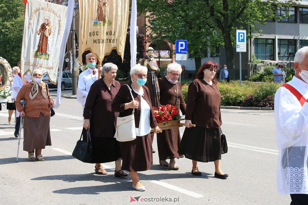 Boże Ciało 2020: Procesja z sanktuarium pw. św. Antoniego Padewskiego w Ostrołęce - zdjęcie #159 - eOstroleka.pl