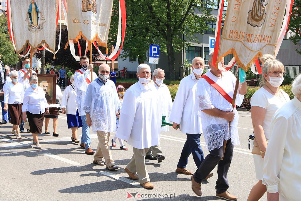 Boże Ciało 2020: Procesja z sanktuarium pw. św. Antoniego Padewskiego w Ostrołęce - zdjęcie #153 - eOstroleka.pl
