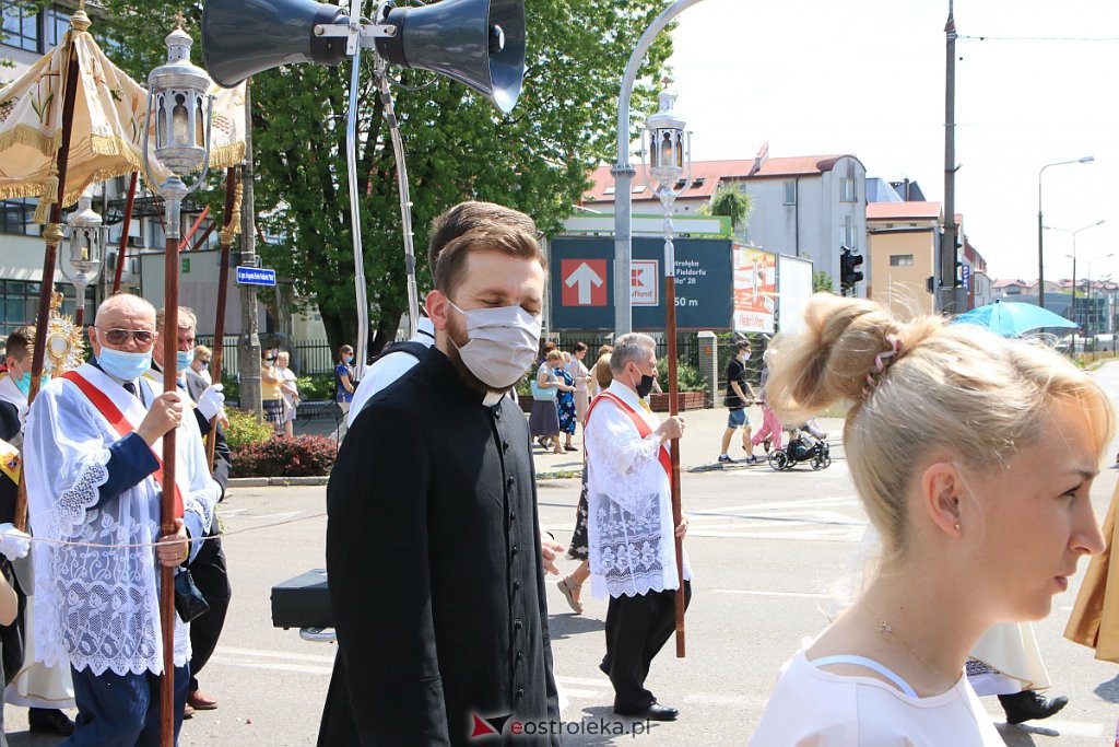 Boże Ciało 2020: Procesja z sanktuarium pw. św. Antoniego Padewskiego w Ostrołęce - zdjęcie #116 - eOstroleka.pl