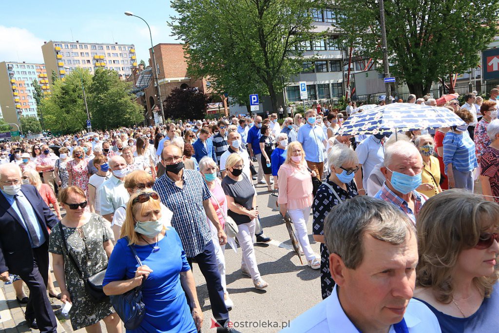 Boże Ciało 2020: Procesja z sanktuarium pw. św. Antoniego Padewskiego w Ostrołęce - zdjęcie #110 - eOstroleka.pl