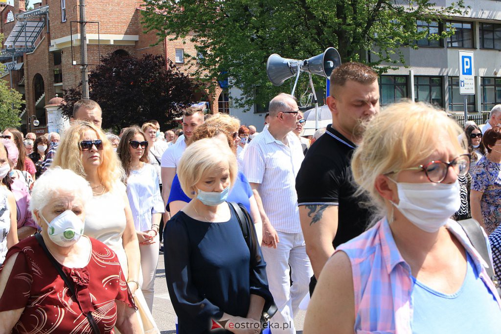 Boże Ciało 2020: Procesja z sanktuarium pw. św. Antoniego Padewskiego w Ostrołęce - zdjęcie #99 - eOstroleka.pl