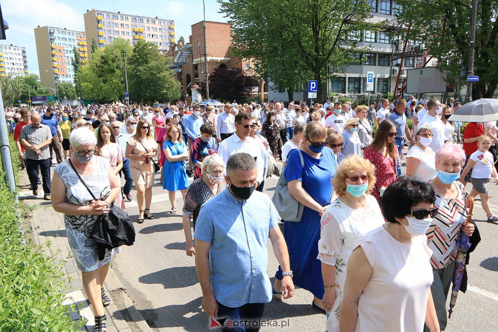 Boże Ciało 2020: Procesja z sanktuarium pw. św. Antoniego Padewskiego w Ostrołęce - zdjęcie #93 - eOstroleka.pl