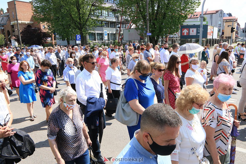 Boże Ciało 2020: Procesja z sanktuarium pw. św. Antoniego Padewskiego w Ostrołęce - zdjęcie #91 - eOstroleka.pl