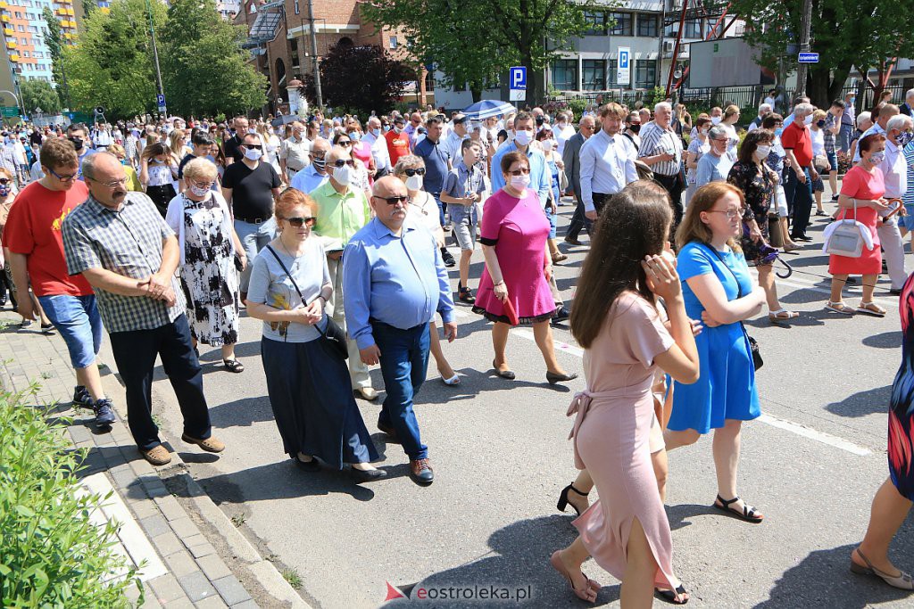 Boże Ciało 2020: Procesja z sanktuarium pw. św. Antoniego Padewskiego w Ostrołęce - zdjęcie #87 - eOstroleka.pl