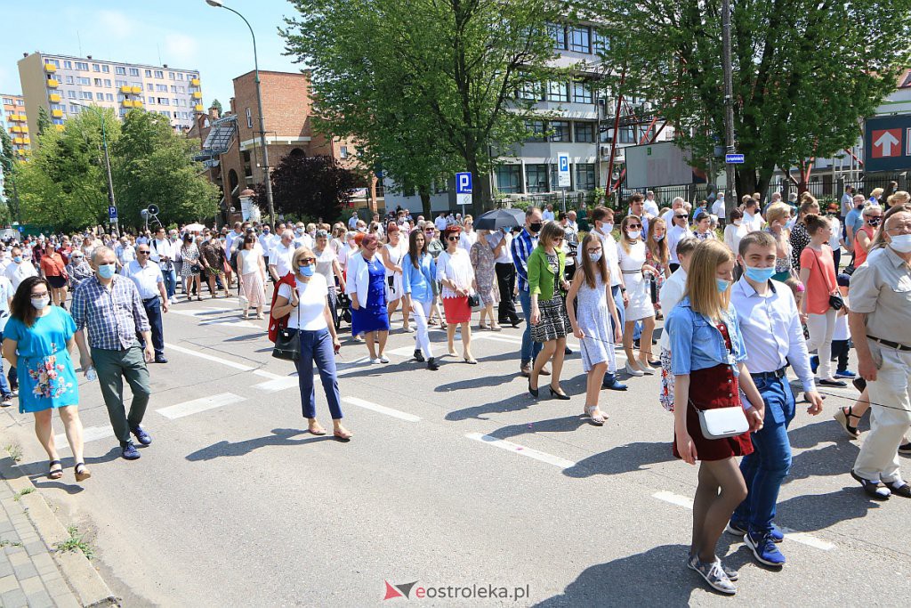 Boże Ciało 2020: Procesja z sanktuarium pw. św. Antoniego Padewskiego w Ostrołęce - zdjęcie #79 - eOstroleka.pl