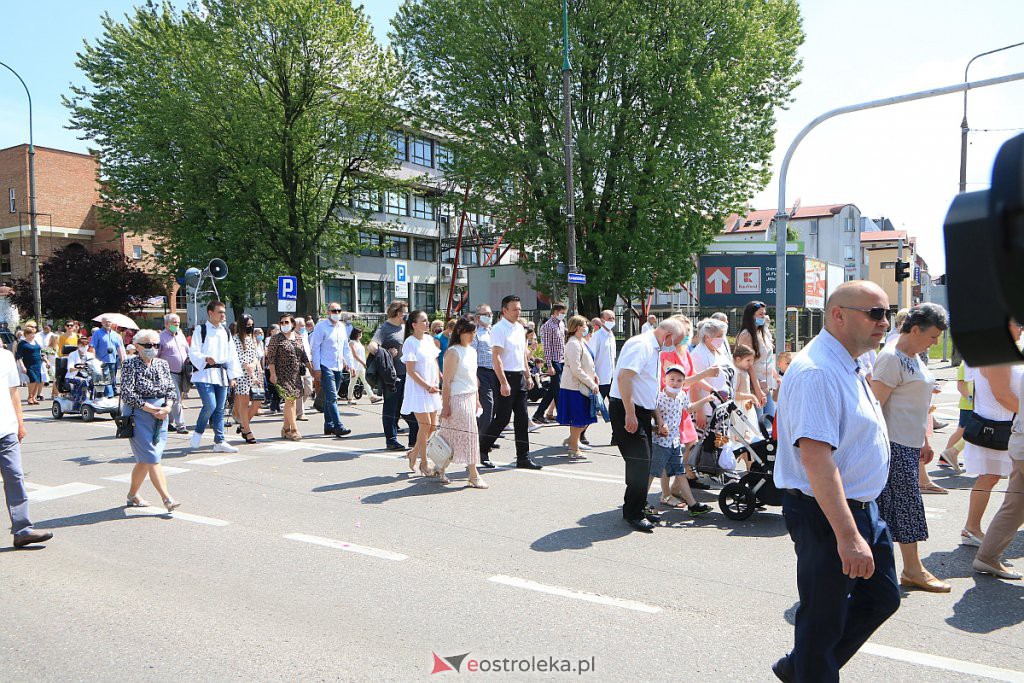 Boże Ciało 2020: Procesja z sanktuarium pw. św. Antoniego Padewskiego w Ostrołęce - zdjęcie #75 - eOstroleka.pl