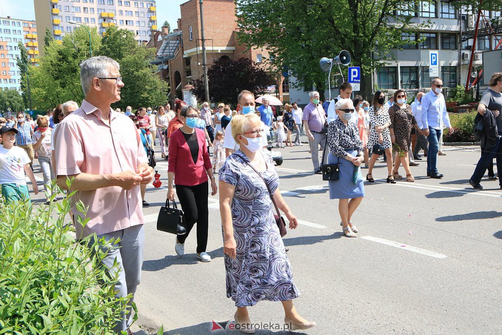 Boże Ciało 2020: Procesja z sanktuarium pw. św. Antoniego Padewskiego w Ostrołęce - zdjęcie #73 - eOstroleka.pl