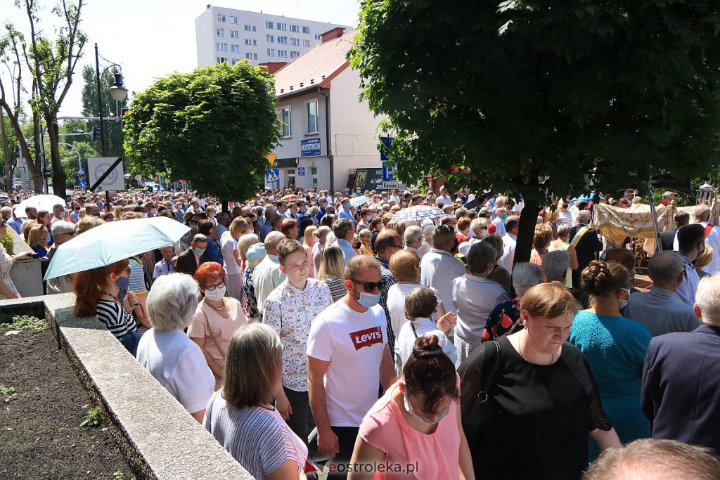Boże Ciało 2020: Procesja z sanktuarium pw. św. Antoniego Padewskiego w Ostrołęce - zdjęcie #65 - eOstroleka.pl