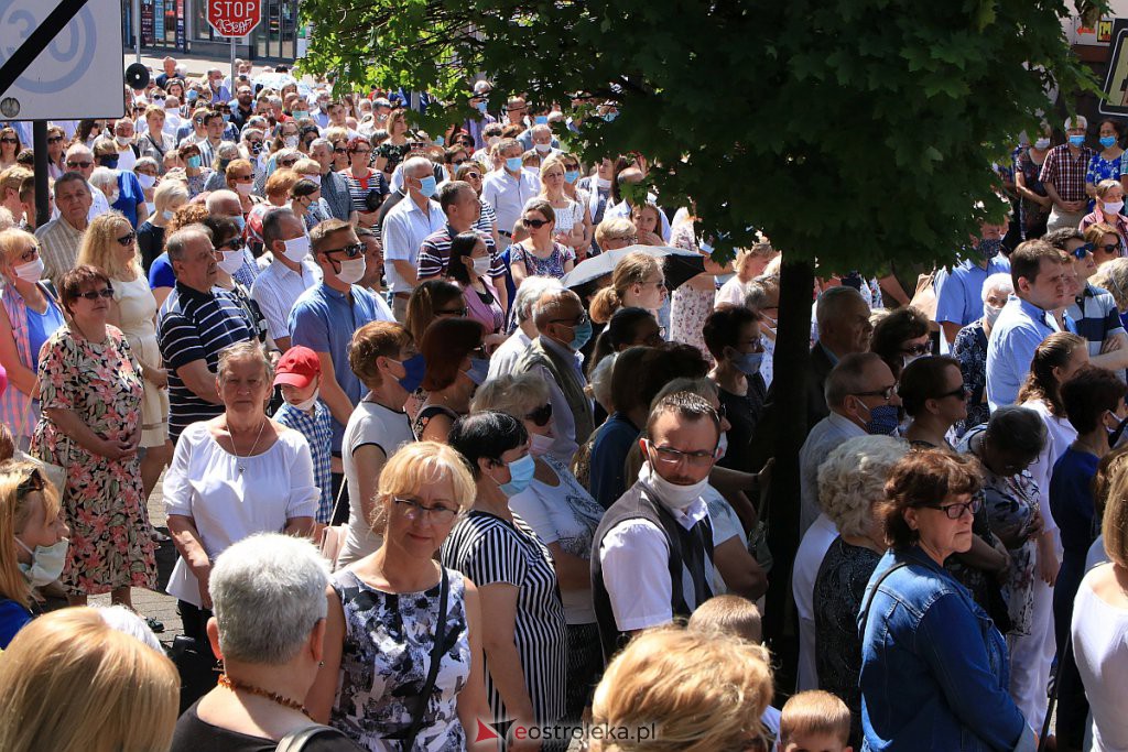 Boże Ciało 2020: Procesja z sanktuarium pw. św. Antoniego Padewskiego w Ostrołęce - zdjęcie #62 - eOstroleka.pl