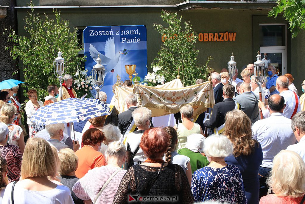 Boże Ciało 2020: Procesja z sanktuarium pw. św. Antoniego Padewskiego w Ostrołęce - zdjęcie #59 - eOstroleka.pl