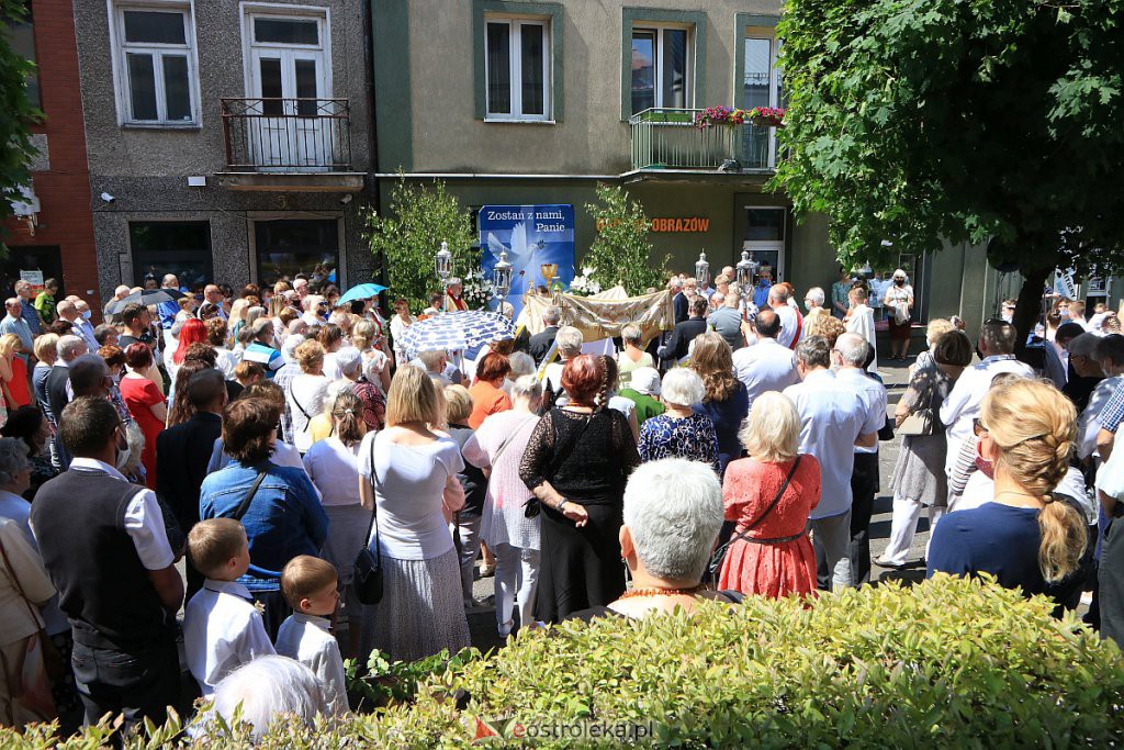 Boże Ciało 2020: Procesja z sanktuarium pw. św. Antoniego Padewskiego w Ostrołęce - zdjęcie #58 - eOstroleka.pl