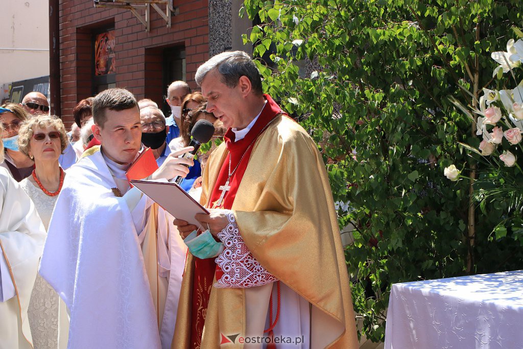 Boże Ciało 2020: Procesja z sanktuarium pw. św. Antoniego Padewskiego w Ostrołęce - zdjęcie #47 - eOstroleka.pl