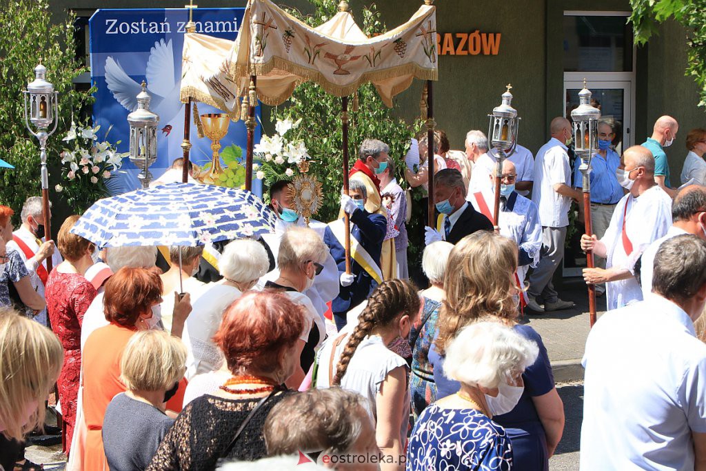 Boże Ciało 2020: Procesja z sanktuarium pw. św. Antoniego Padewskiego w Ostrołęce - zdjęcie #30 - eOstroleka.pl