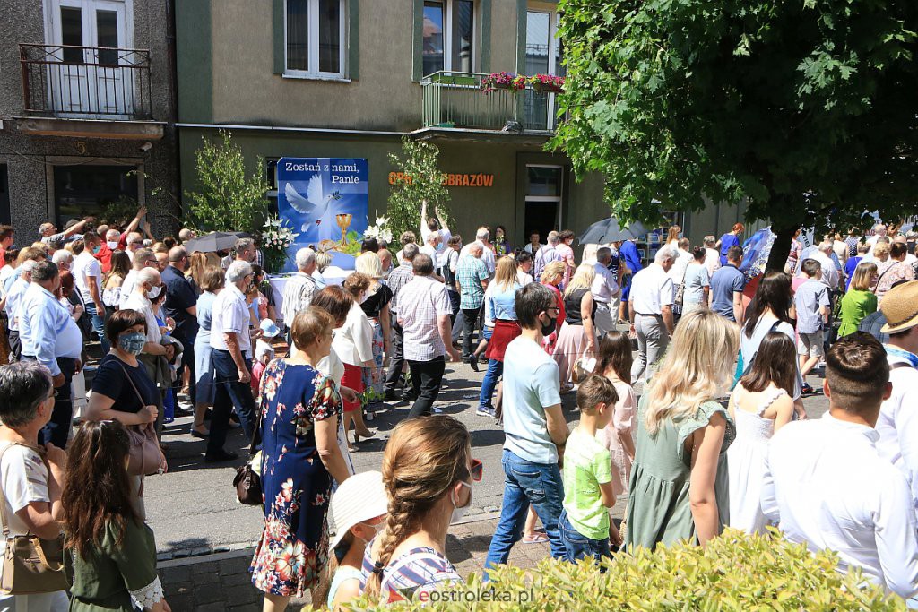 Boże Ciało 2020: Procesja z sanktuarium pw. św. Antoniego Padewskiego w Ostrołęce - zdjęcie #18 - eOstroleka.pl