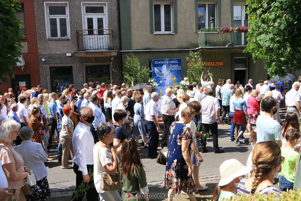 Boże Ciało 2020: Procesja z sanktuarium pw. św. Antoniego Padewskiego w Ostrołęce - zdjęcie #17 - eOstroleka.pl