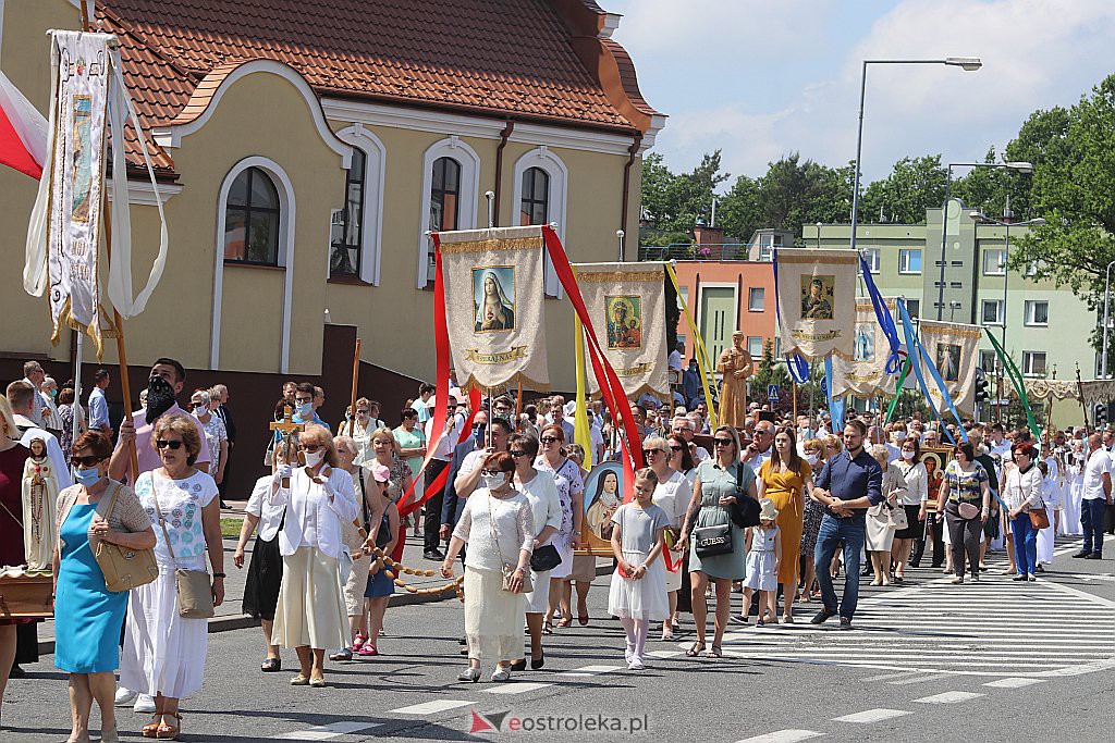 Boże Ciało 2020: Procesja z parafii św. Franciszka z Asyżu w Ostrołęce - zdjęcie #82 - eOstroleka.pl