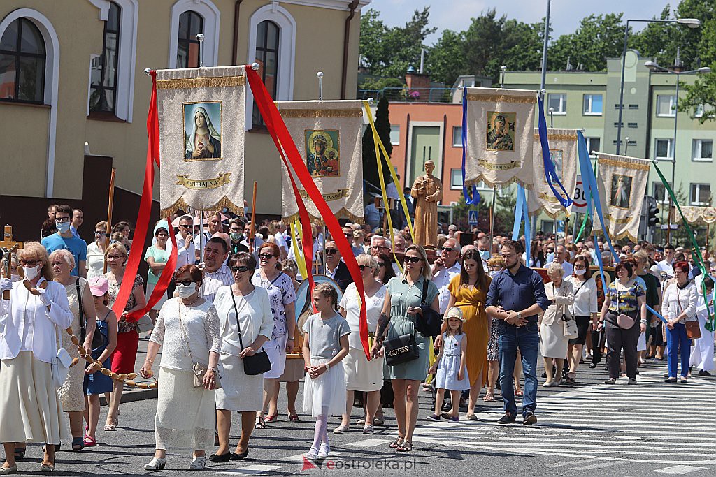 Boże Ciało 2020: Procesja z parafii św. Franciszka z Asyżu w Ostrołęce - zdjęcie #81 - eOstroleka.pl
