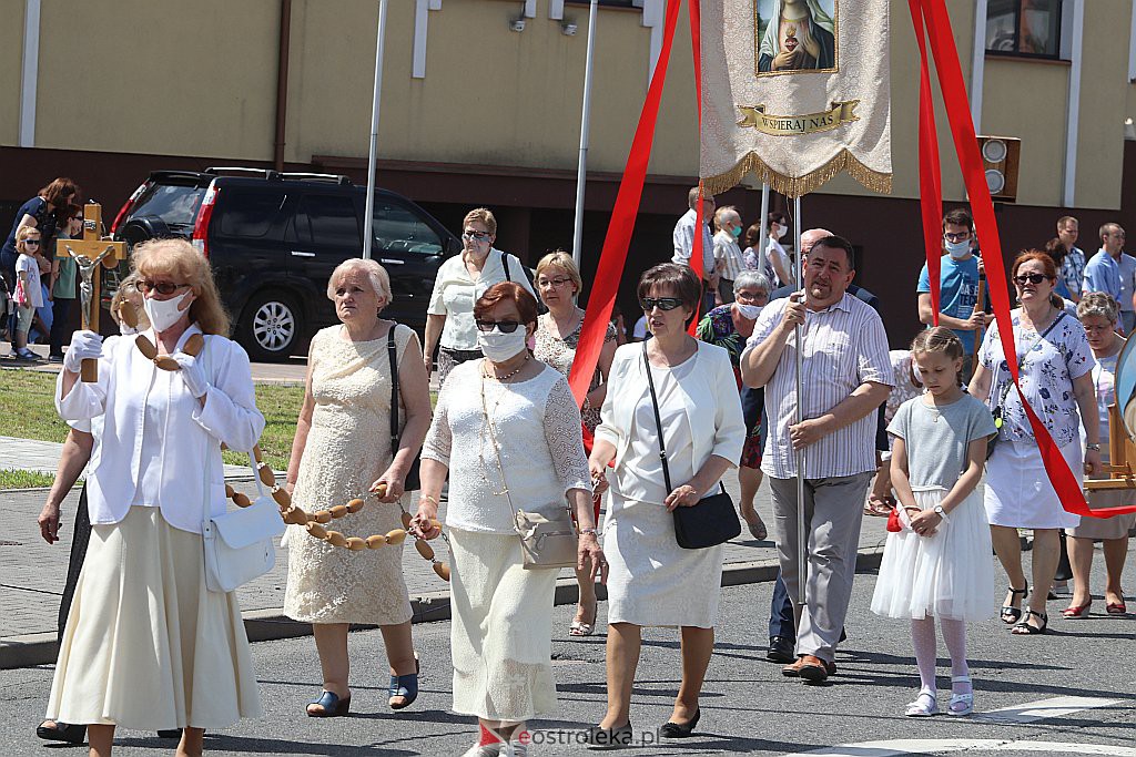 Boże Ciało 2020: Procesja z parafii św. Franciszka z Asyżu w Ostrołęce - zdjęcie #77 - eOstroleka.pl