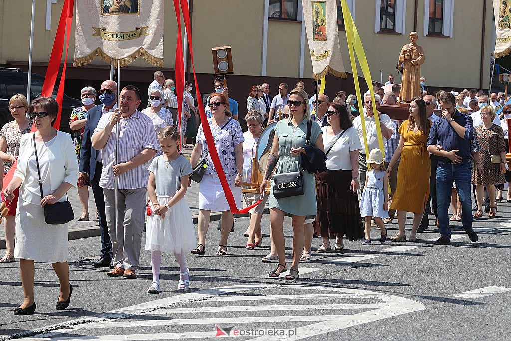 Boże Ciało 2020: Procesja z parafii św. Franciszka z Asyżu w Ostrołęce - zdjęcie #74 - eOstroleka.pl