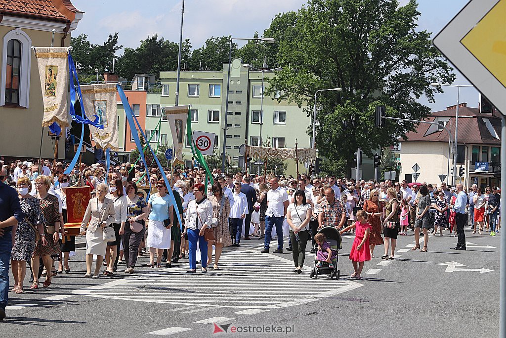 Boże Ciało 2020: Procesja z parafii św. Franciszka z Asyżu w Ostrołęce - zdjęcie #72 - eOstroleka.pl