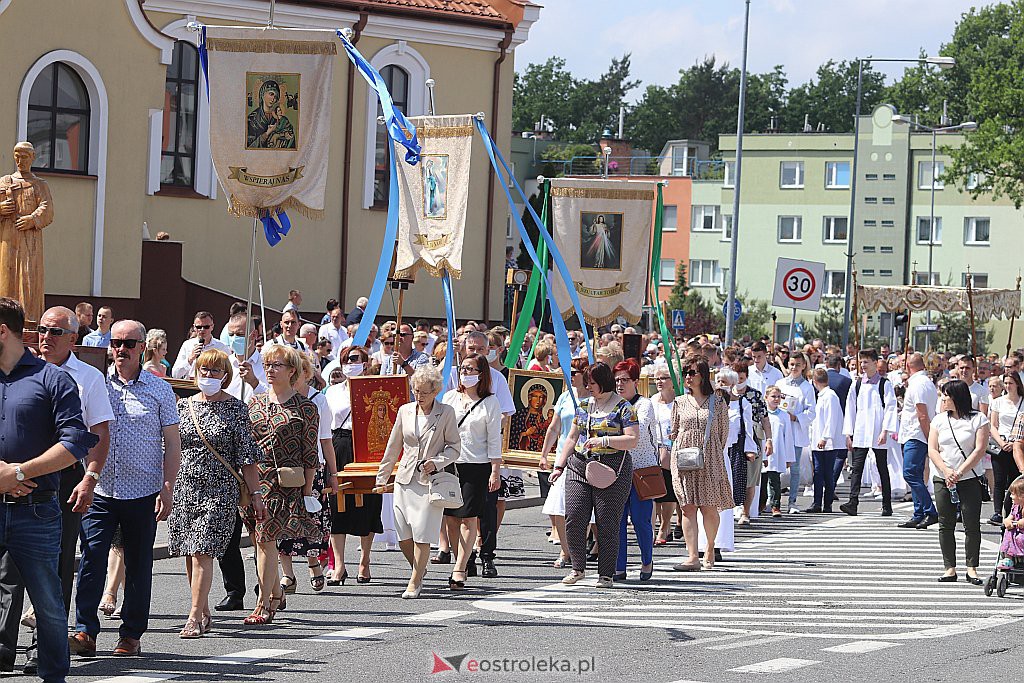 Boże Ciało 2020: Procesja z parafii św. Franciszka z Asyżu w Ostrołęce - zdjęcie #70 - eOstroleka.pl