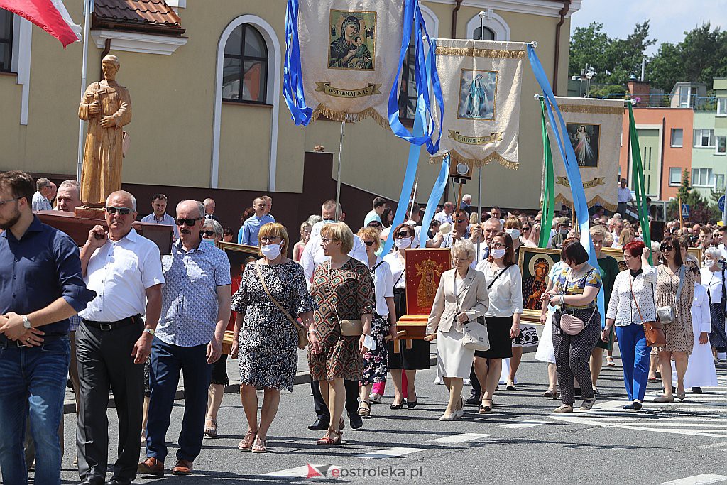 Boże Ciało 2020: Procesja z parafii św. Franciszka z Asyżu w Ostrołęce - zdjęcie #69 - eOstroleka.pl
