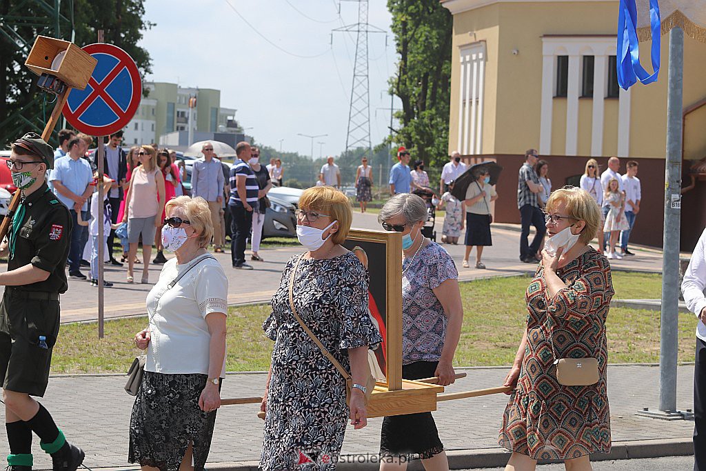 Boże Ciało 2020: Procesja z parafii św. Franciszka z Asyżu w Ostrołęce - zdjęcie #63 - eOstroleka.pl