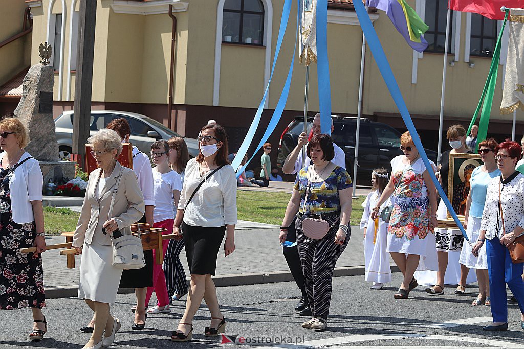 Boże Ciało 2020: Procesja z parafii św. Franciszka z Asyżu w Ostrołęce - zdjęcie #61 - eOstroleka.pl