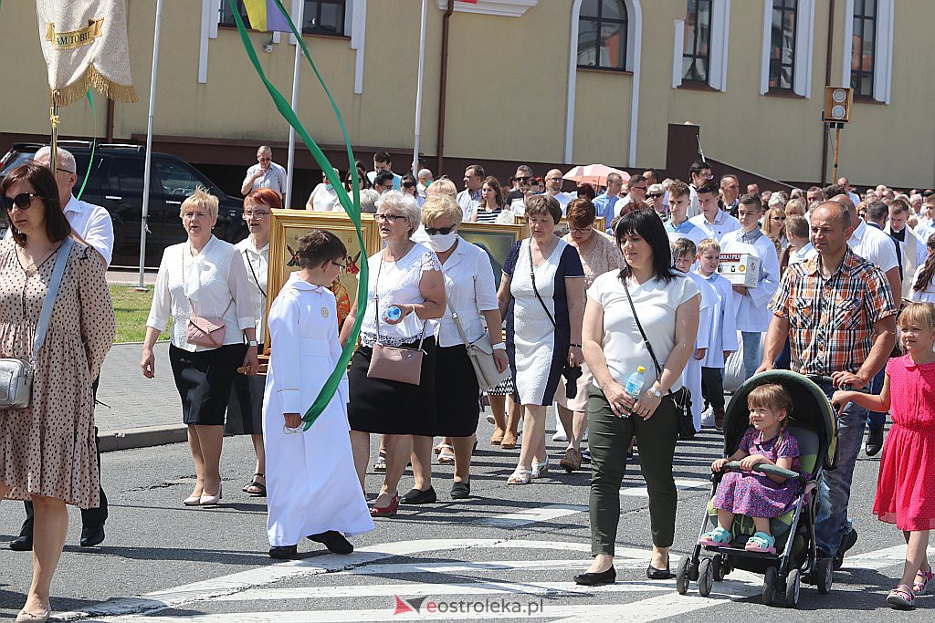 Boże Ciało 2020: Procesja z parafii św. Franciszka z Asyżu w Ostrołęce - zdjęcie #54 - eOstroleka.pl