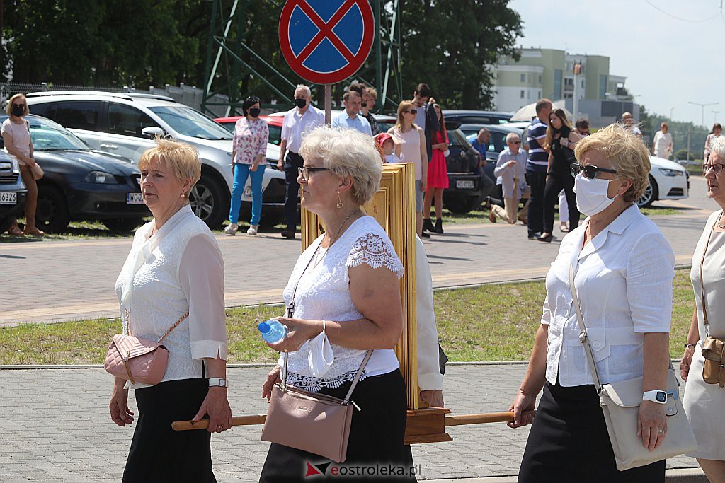Boże Ciało 2020: Procesja z parafii św. Franciszka z Asyżu w Ostrołęce - zdjęcie #49 - eOstroleka.pl