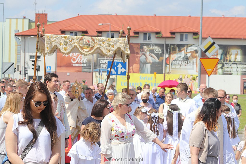 Boże Ciało 2020: Procesja z parafii św. Franciszka z Asyżu w Ostrołęce - zdjęcie #48 - eOstroleka.pl