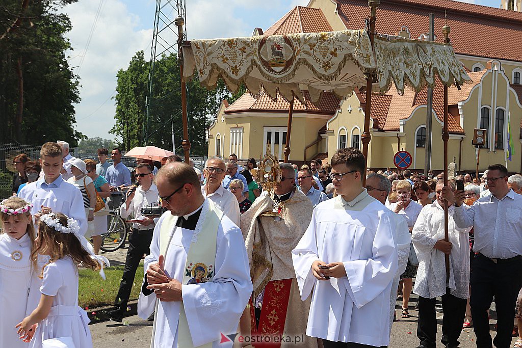 Boże Ciało 2020: Procesja z parafii św. Franciszka z Asyżu w Ostrołęce - zdjęcie #44 - eOstroleka.pl
