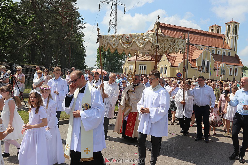 Boże Ciało 2020: Procesja z parafii św. Franciszka z Asyżu w Ostrołęce - zdjęcie #43 - eOstroleka.pl