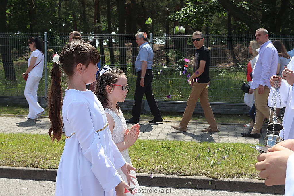 Boże Ciało 2020: Procesja z parafii św. Franciszka z Asyżu w Ostrołęce - zdjęcie #41 - eOstroleka.pl