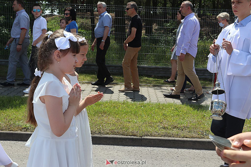 Boże Ciało 2020: Procesja z parafii św. Franciszka z Asyżu w Ostrołęce - zdjęcie #40 - eOstroleka.pl
