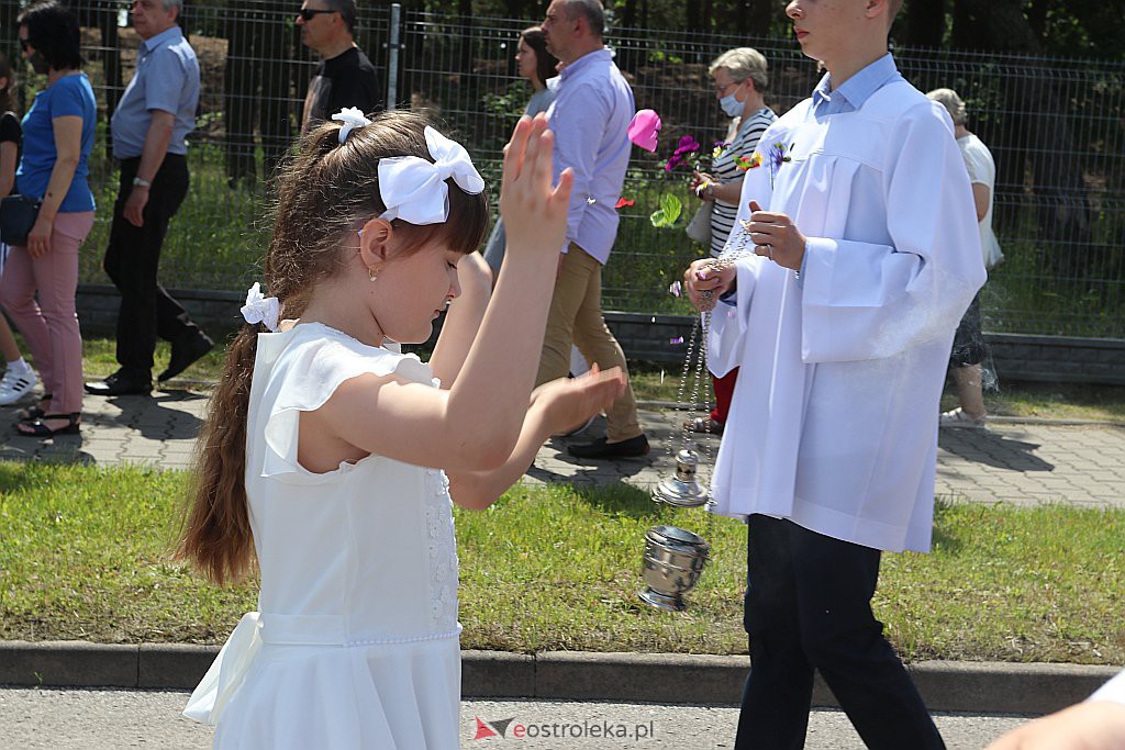 Boże Ciało 2020: Procesja z parafii św. Franciszka z Asyżu w Ostrołęce - zdjęcie #39 - eOstroleka.pl