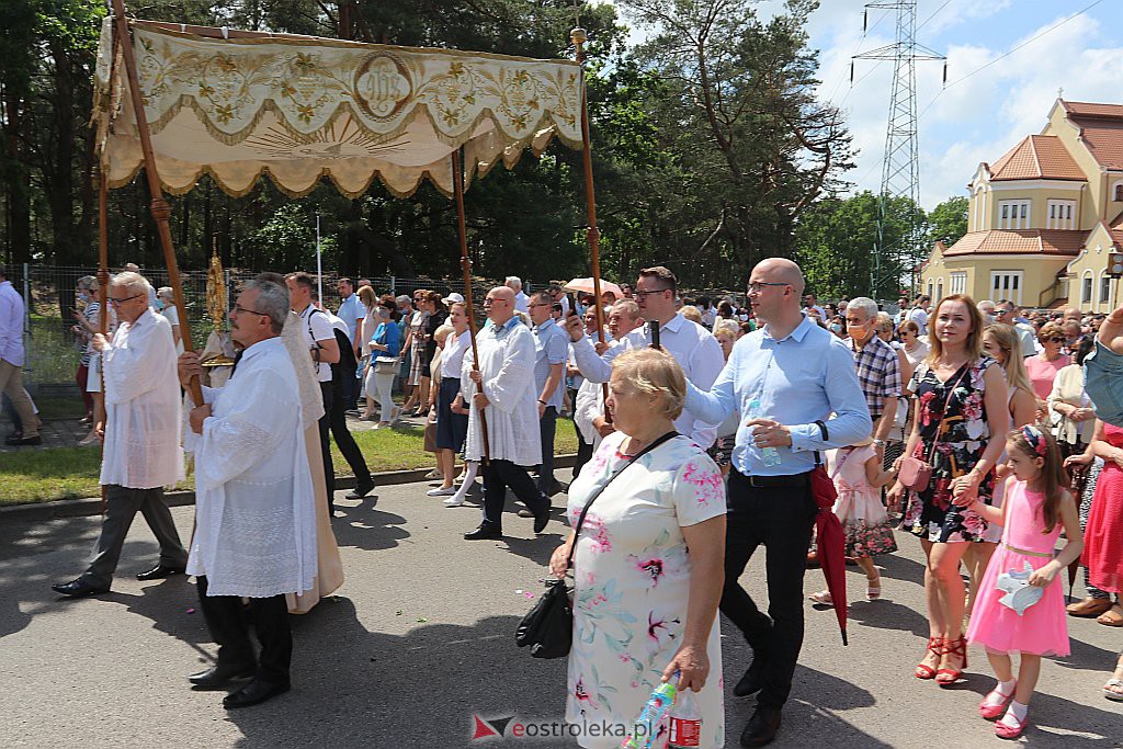 Boże Ciało 2020: Procesja z parafii św. Franciszka z Asyżu w Ostrołęce - zdjęcie #38 - eOstroleka.pl