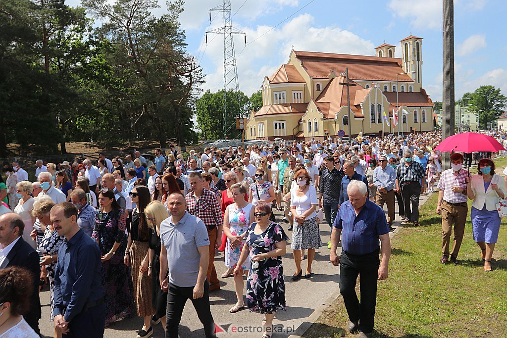 Boże Ciało 2020: Procesja z parafii św. Franciszka z Asyżu w Ostrołęce - zdjęcie #36 - eOstroleka.pl
