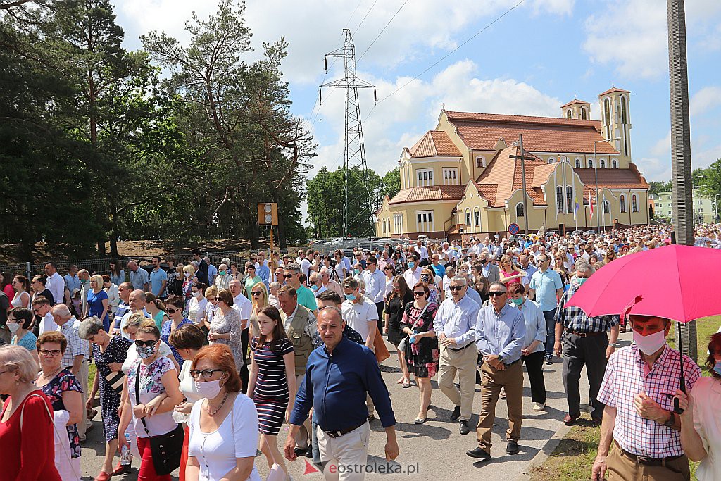Boże Ciało 2020: Procesja z parafii św. Franciszka z Asyżu w Ostrołęce - zdjęcie #35 - eOstroleka.pl