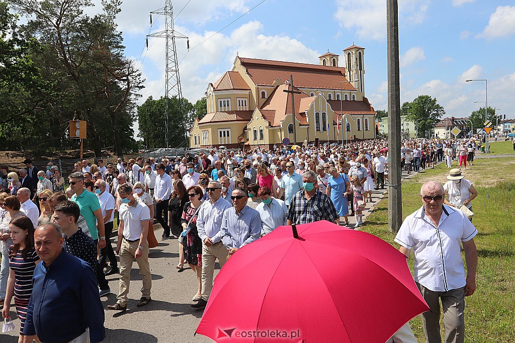Boże Ciało 2020: Procesja z parafii św. Franciszka z Asyżu w Ostrołęce - zdjęcie #34 - eOstroleka.pl