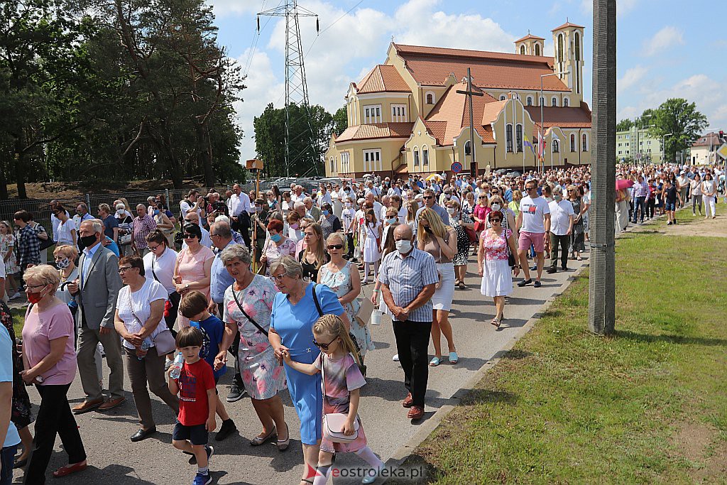 Boże Ciało 2020: Procesja z parafii św. Franciszka z Asyżu w Ostrołęce - zdjęcie #31 - eOstroleka.pl