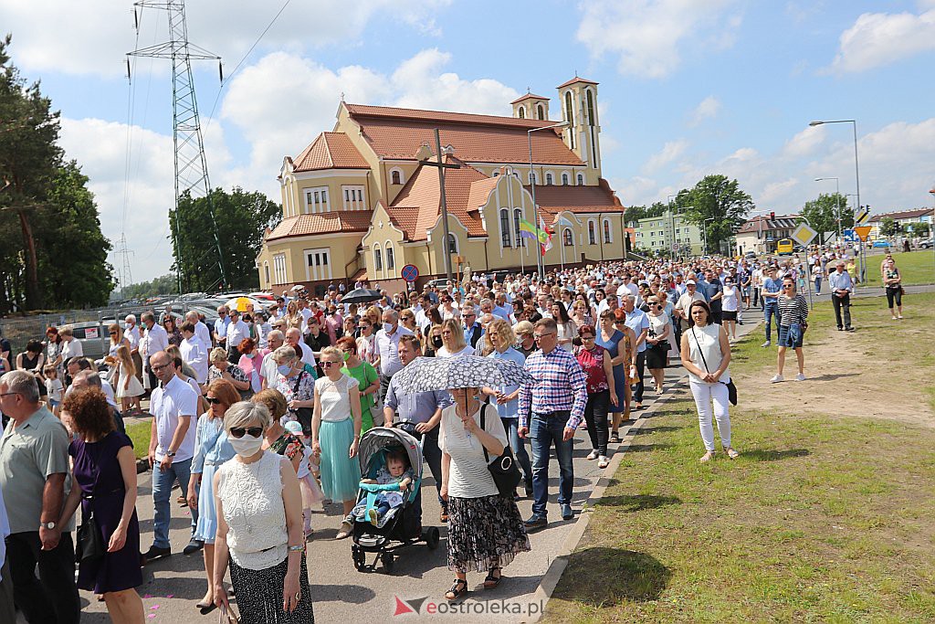 Boże Ciało 2020: Procesja z parafii św. Franciszka z Asyżu w Ostrołęce - zdjęcie #27 - eOstroleka.pl