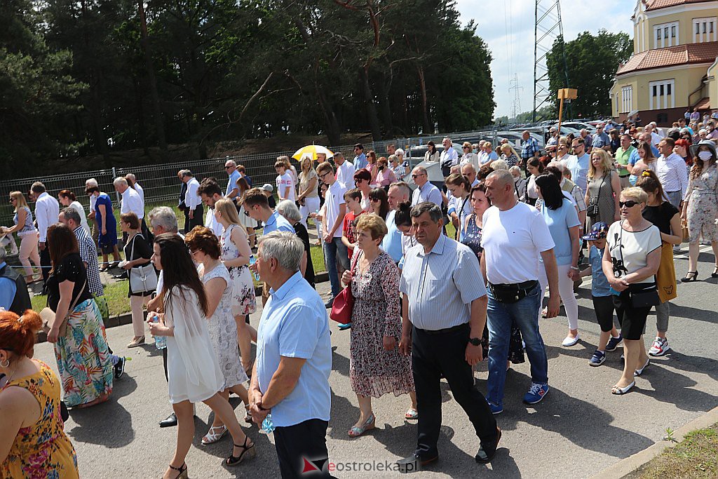 Boże Ciało 2020: Procesja z parafii św. Franciszka z Asyżu w Ostrołęce - zdjęcie #21 - eOstroleka.pl