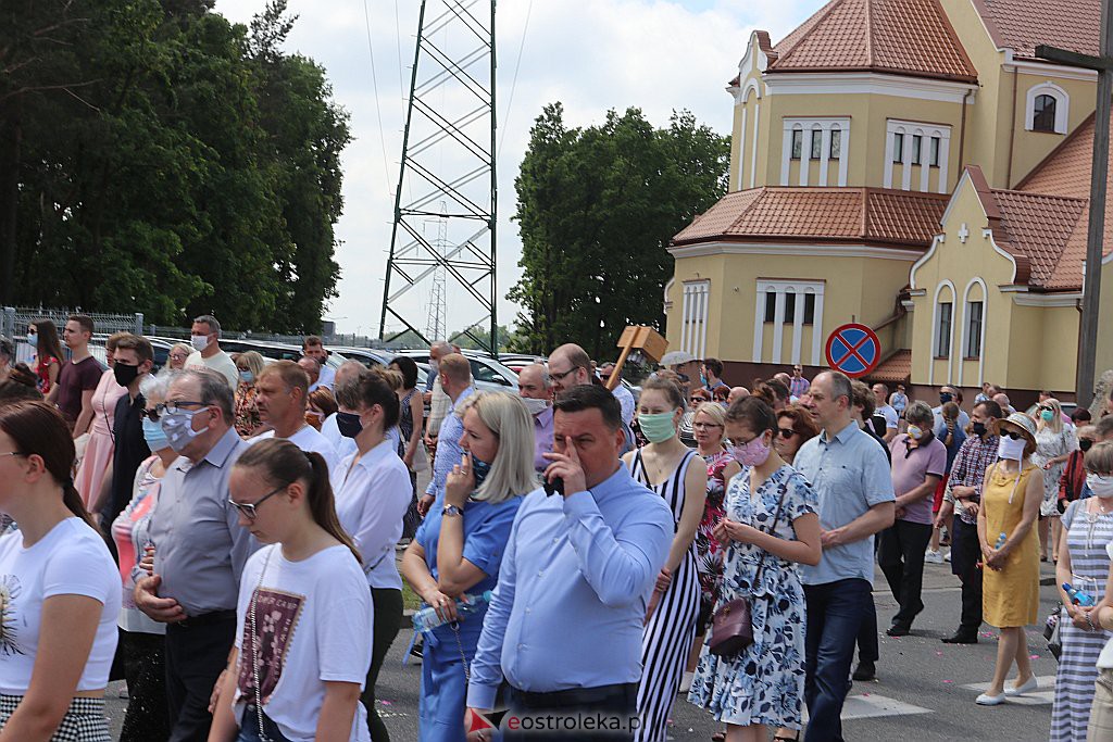 Boże Ciało 2020: Procesja z parafii św. Franciszka z Asyżu w Ostrołęce - zdjęcie #14 - eOstroleka.pl
