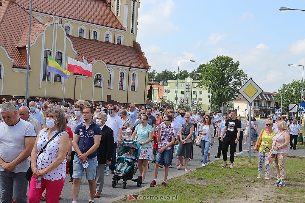 Boże Ciało 2020: Procesja z parafii św. Franciszka z Asyżu w Ostrołęce - zdjęcie #12 - eOstroleka.pl