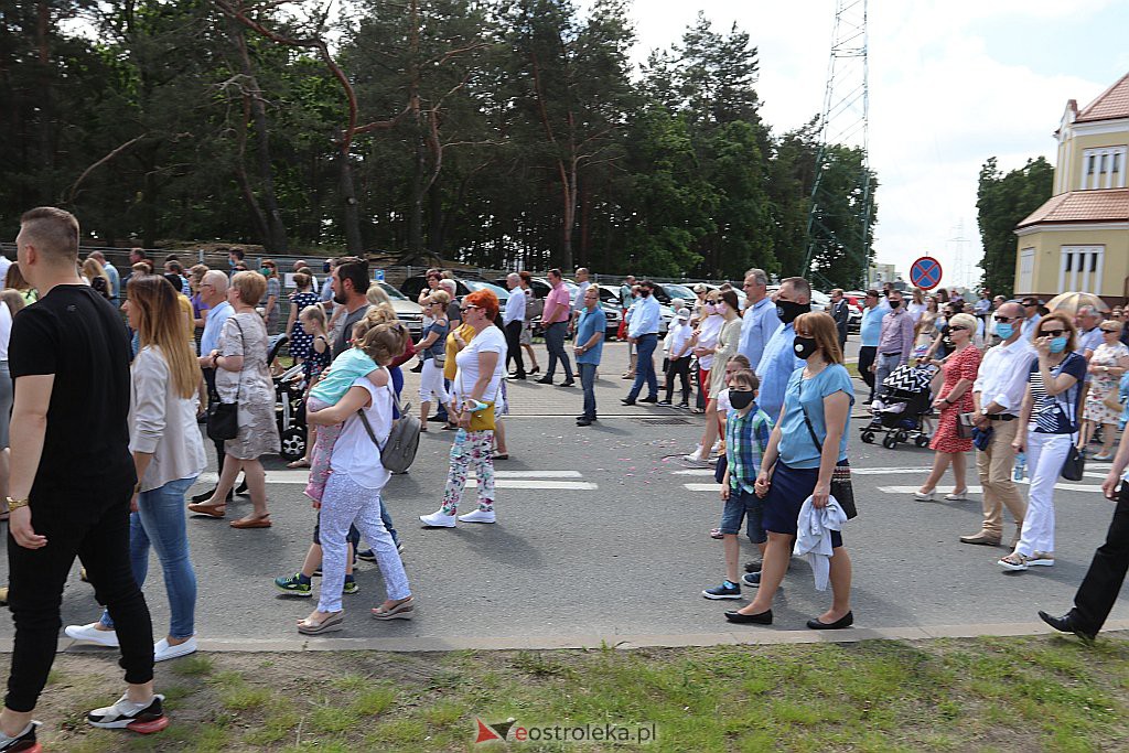 Boże Ciało 2020: Procesja z parafii św. Franciszka z Asyżu w Ostrołęce - zdjęcie #6 - eOstroleka.pl