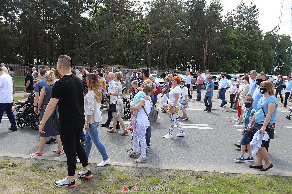 Boże Ciało 2020: Procesja z parafii św. Franciszka z Asyżu w Ostrołęce - zdjęcie #5 - eOstroleka.pl