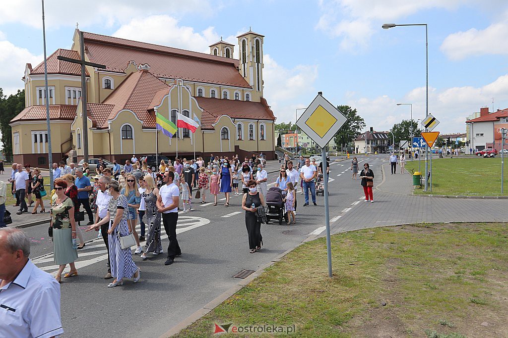 Boże Ciało 2020: Procesja z parafii św. Franciszka z Asyżu w Ostrołęce - zdjęcie #1 - eOstroleka.pl